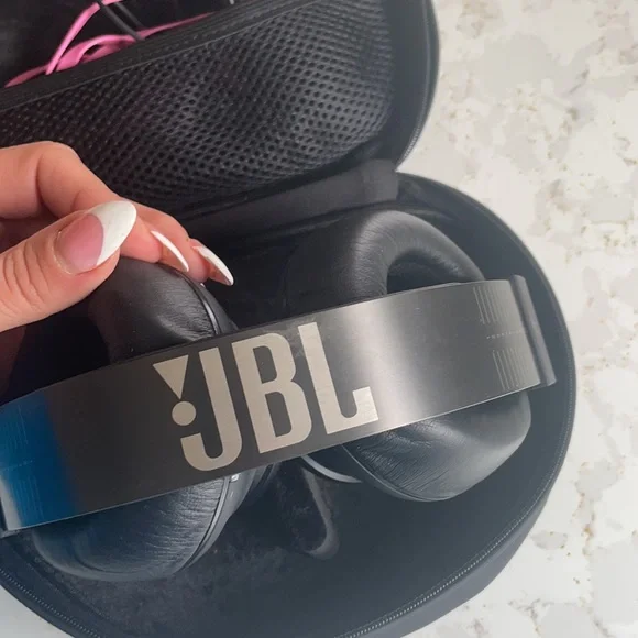 JBL Synchros 700 over ear headphones